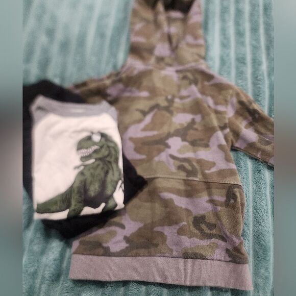 Kids Clothes Bundle - 4T - Picture 11 of 11